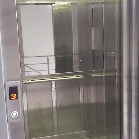 Apartament Mehmeti Улцинь Екстер'єр фото