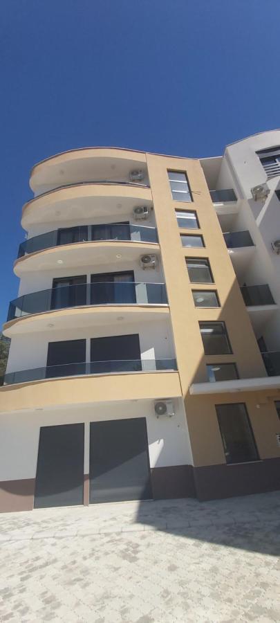 Apartament Mehmeti Улцинь Екстер'єр фото